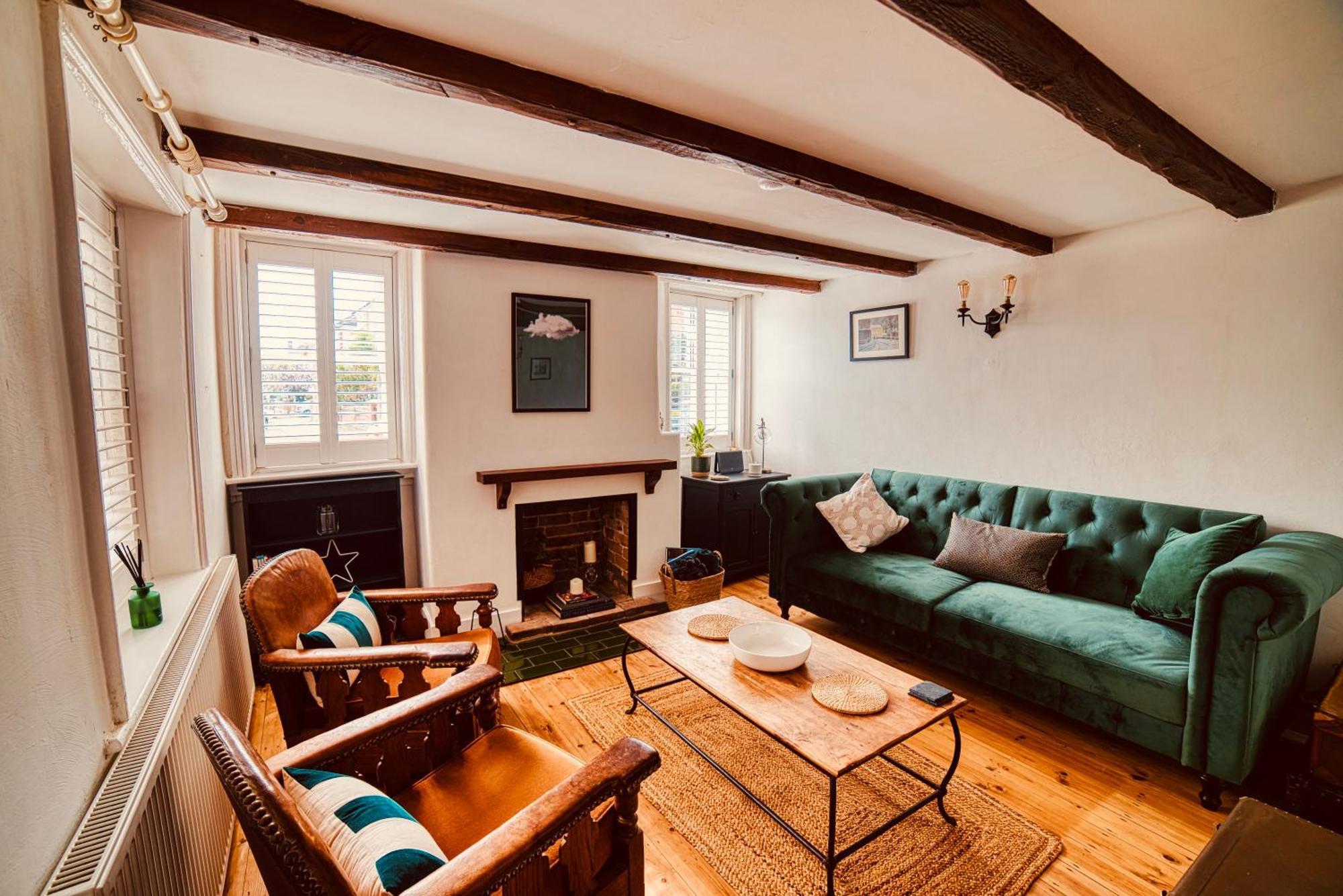 Beautiful Old Near Beach, Pubs & South Downs